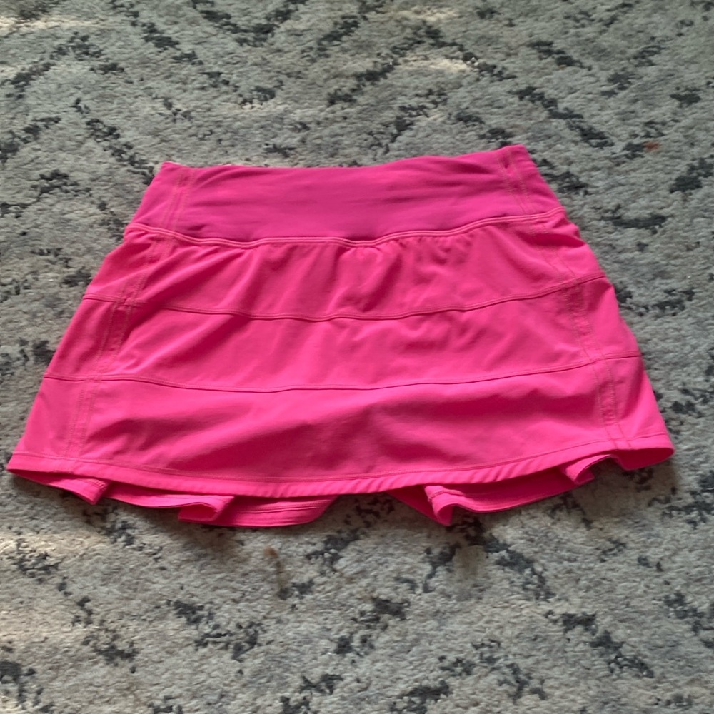 hot pink lululemon skirt!!